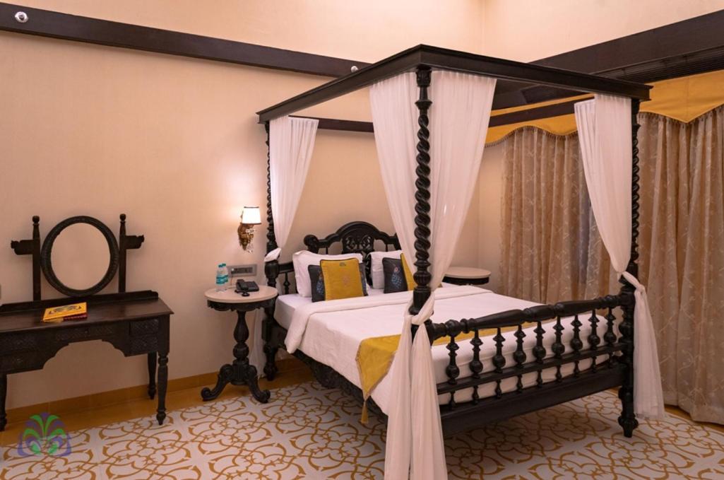 Hotel Basant Vihar Palace ไบคาเนอร์ ภายนอก รูปภาพ