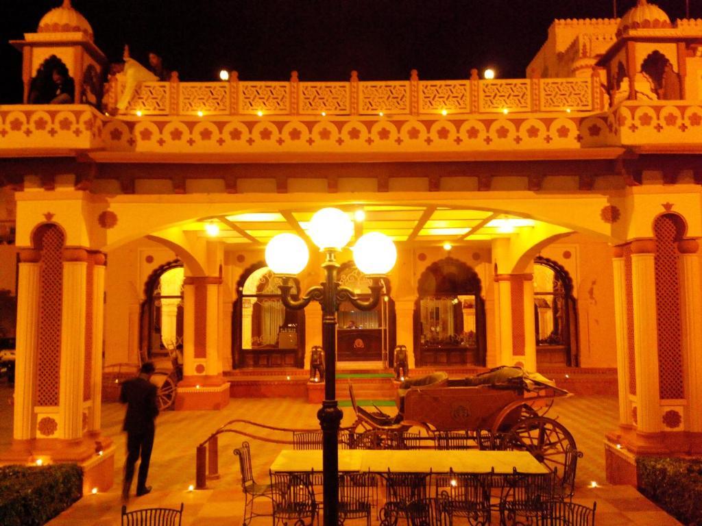 Hotel Basant Vihar Palace ไบคาเนอร์ ภายนอก รูปภาพ