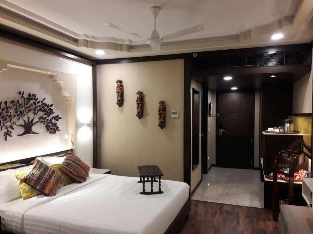 Hotel Basant Vihar Palace ไบคาเนอร์ ภายนอก รูปภาพ